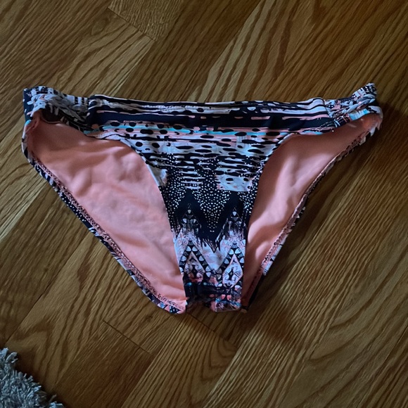 Pink Patterned Bathing Suit Brand: Tini Bikini Swimwear Size: XS (Top & Bottom) - Picture 3 of 9
